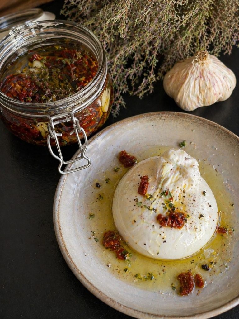Burrata avec une huile parfumée maison